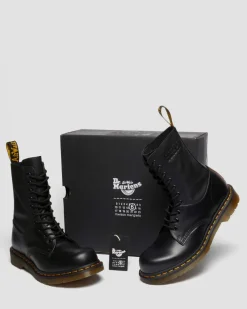 1490 / 1461 MM6 Leather Lace Up Boots in Black
