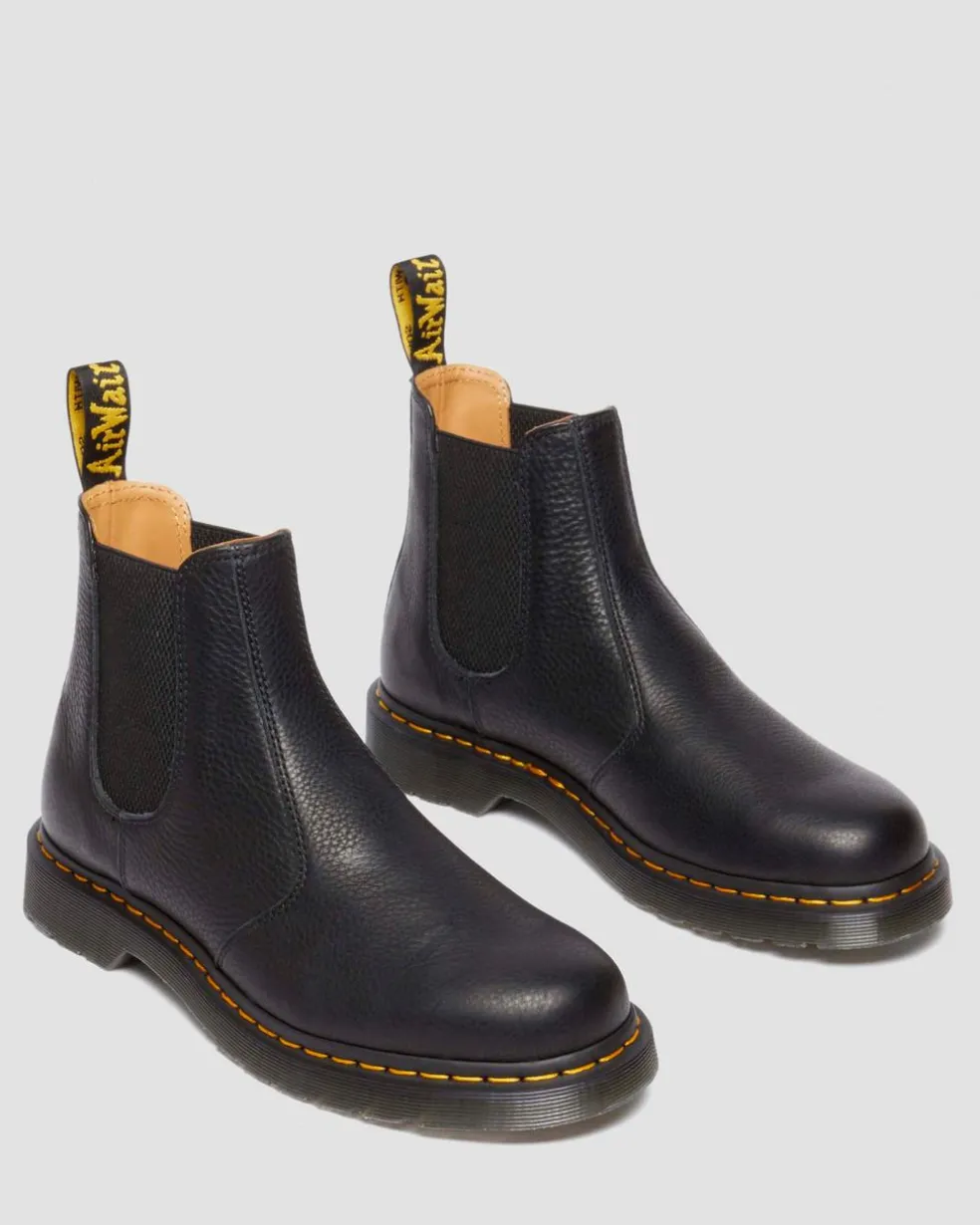 2976 Ambassador Leather Chelsea Boots in Black