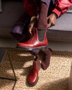2976 Classic Calf Leather Chelsea Boots in Burgundy