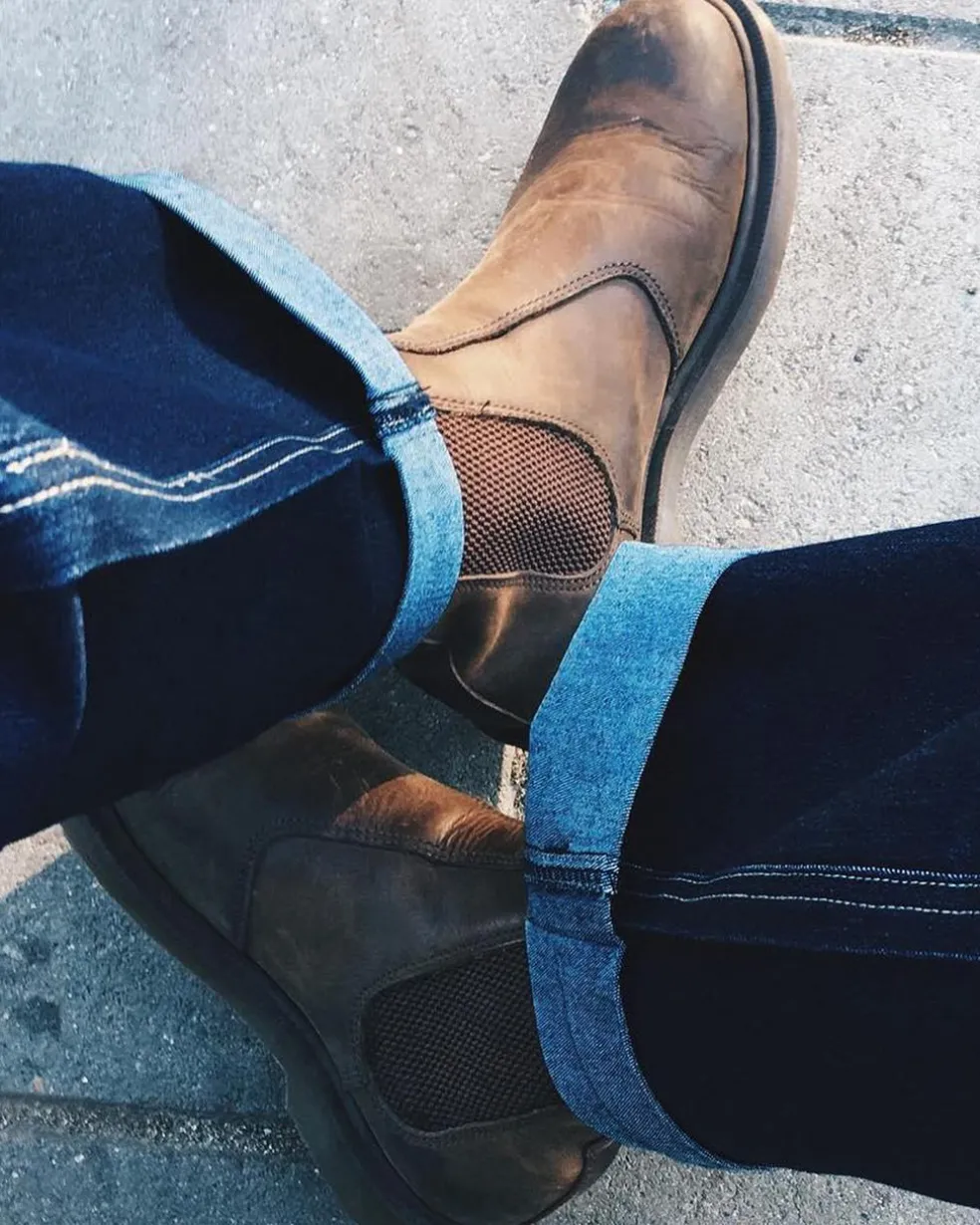 2976 Crazy Horse Leather Chelsea Boots in Brown