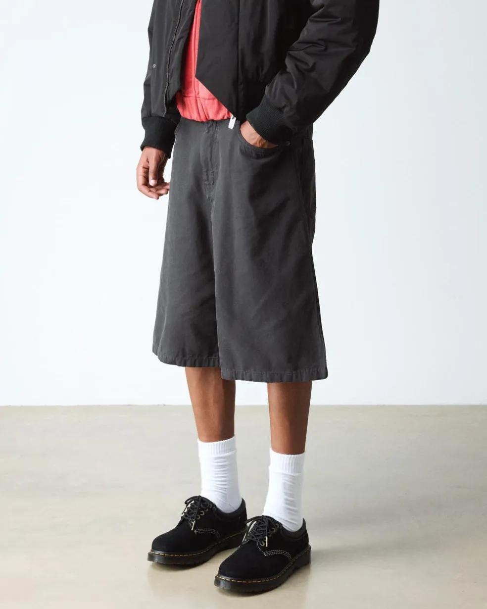 8053 in Black