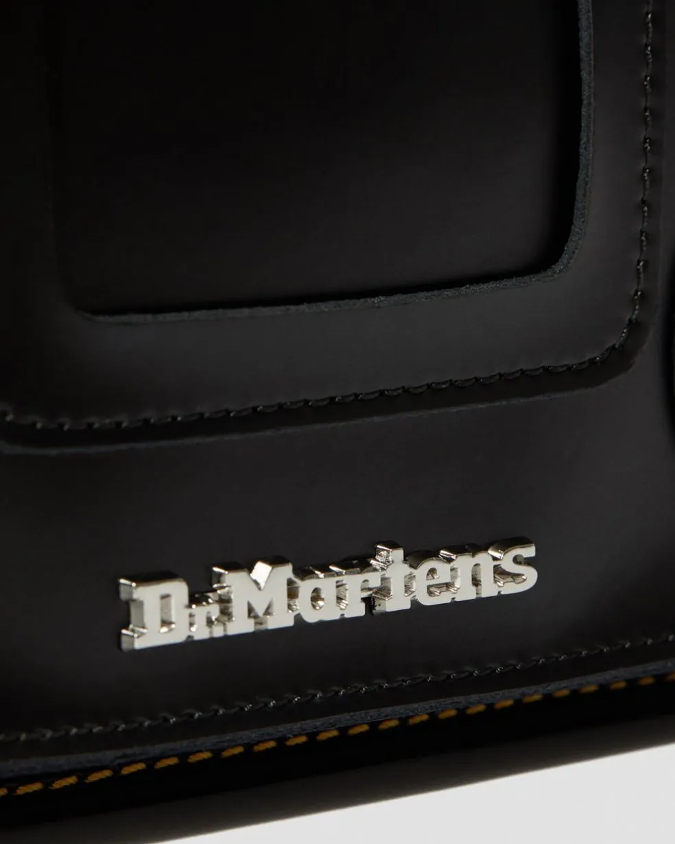 11 inch Leather Messenger Bag in Black