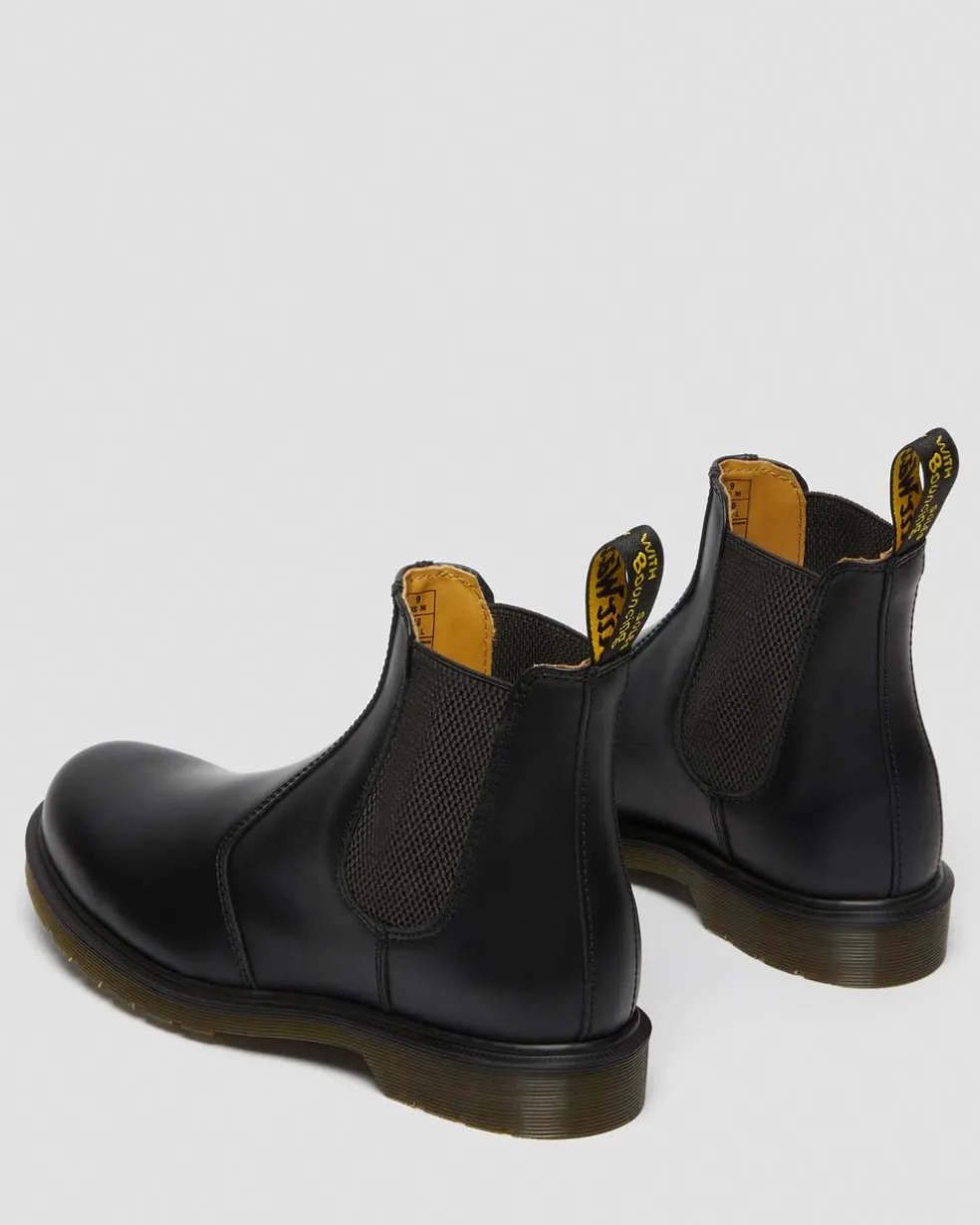 2976 Smooth Leather Chelsea Boots in Black
