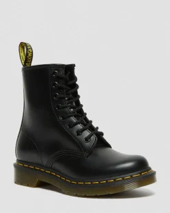 1460 Women's Smooth Leather Lace Up Boots in Black