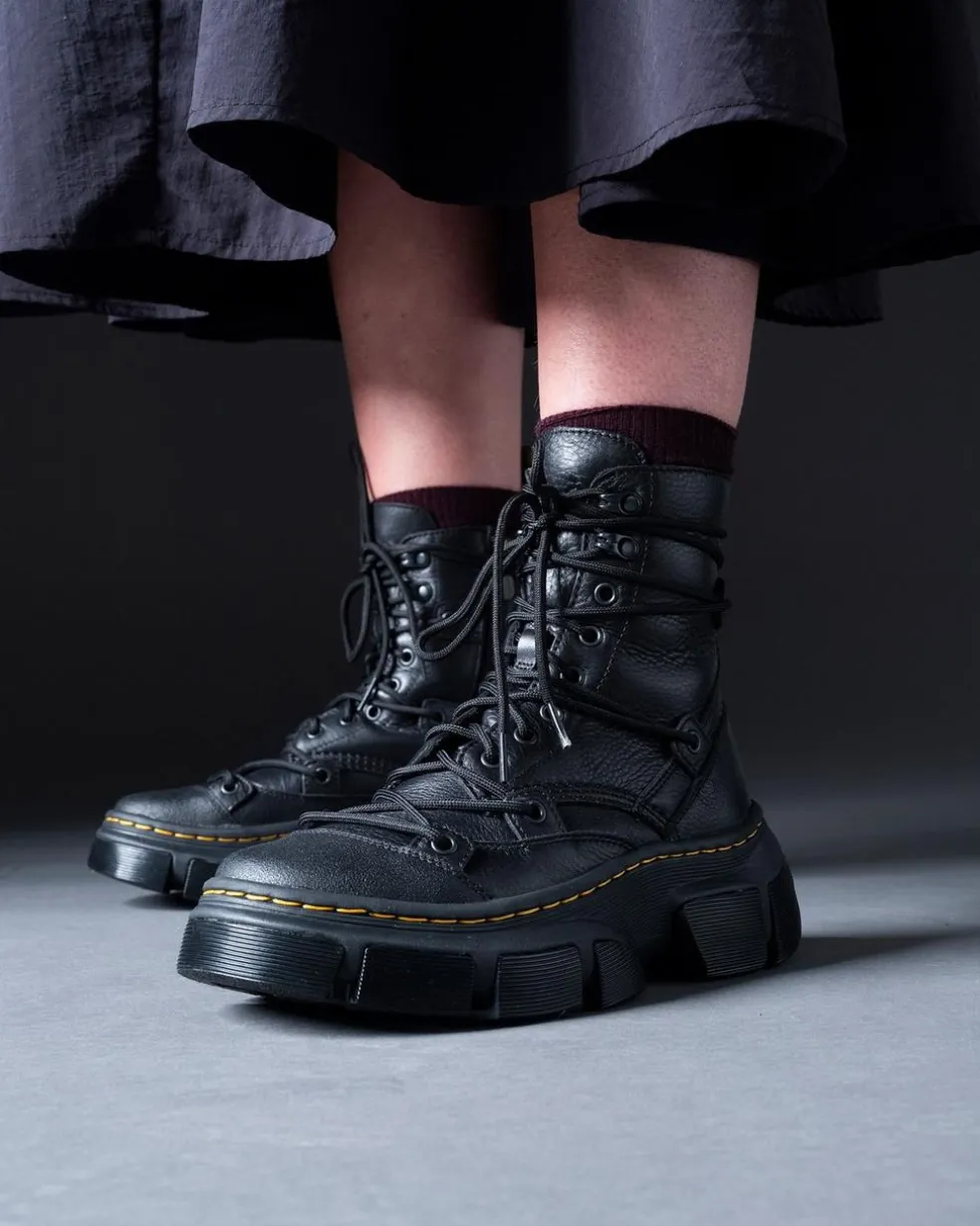 DMXL 8-eye leather boots in Black