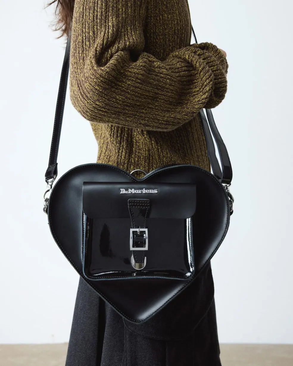 Kiev Leather Hardware Heart Shaped Bag in Black