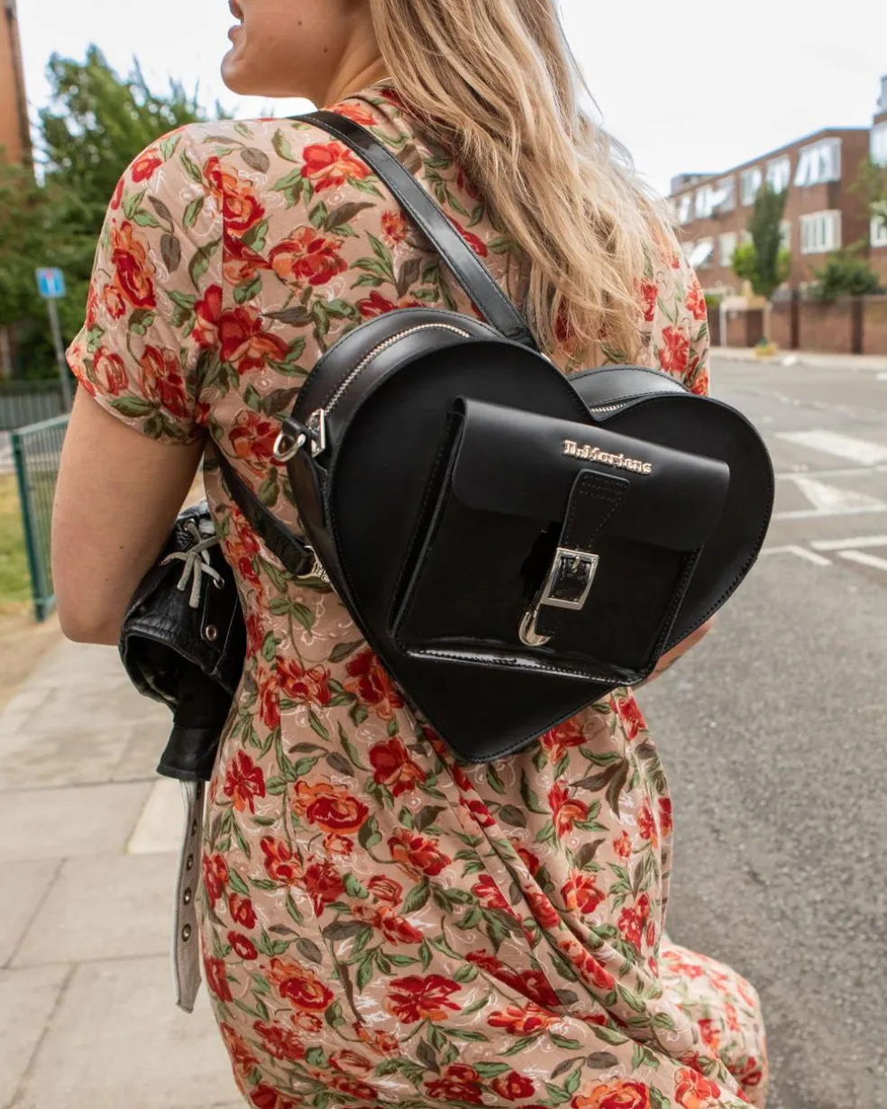 Kiev Leather Hardware Heart Shaped Bag in Black