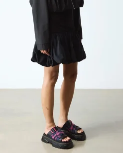 MATTISON SLIDE in Black