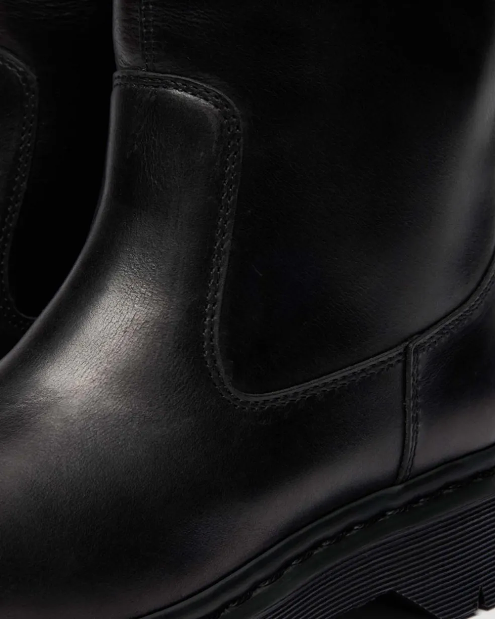 Rejena Hi Old Harness Leather Boots in Black